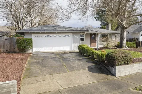 2308 Alcan Drive Medford OR 97504