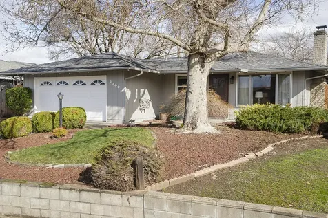 2308 Alcan Drive Medford OR 97504