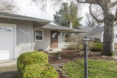 2308 Alcan Drive Medford OR 97504