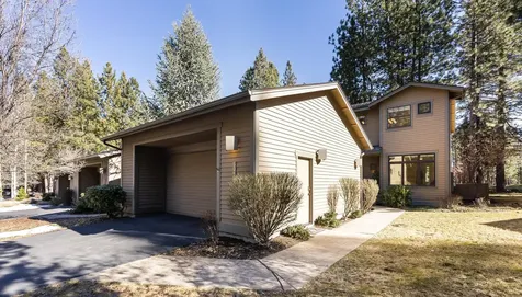 60454 Elkai Woods Drive Bend OR 97702