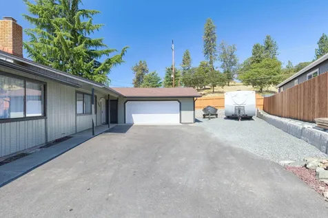 1696 NE 9th Street Grants Pass OR 97526
