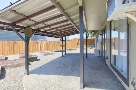 1696 NE 9th Street Grants Pass OR 97526