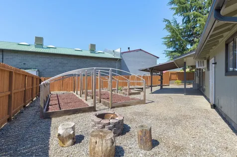 1696 NE 9th Street Grants Pass OR 97526