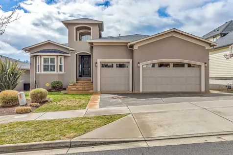 4338 Vineyard Terrace Medford OR 97504