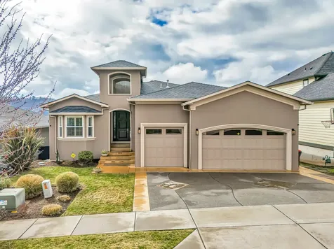 4338 Vineyard Terrace Medford OR 97504