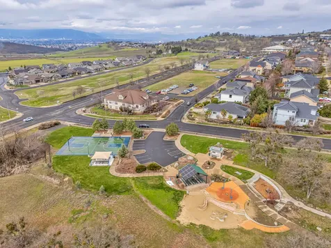 4338 Vineyard Terrace Medford OR 97504