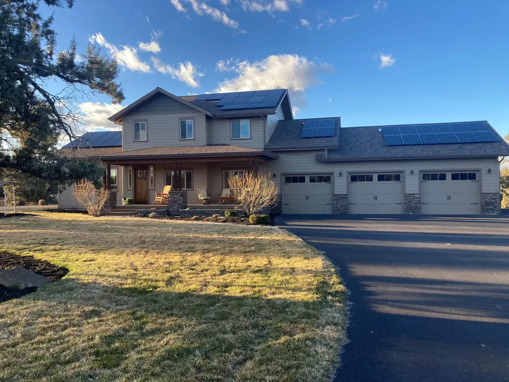 18401 SW Mount Adams Loop Powell Butte OR 97753