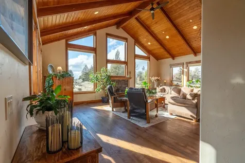 18401 SW Mount Adams Loop Powell Butte OR 97753