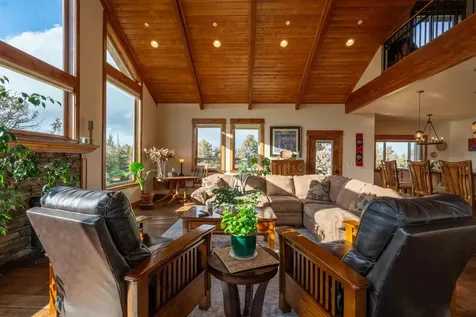 18401 SW Mount Adams Loop Powell Butte OR 97753