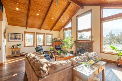 18401 SW Mount Adams Loop Powell Butte OR 97753