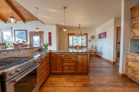 18401 SW Mount Adams Loop Powell Butte OR 97753