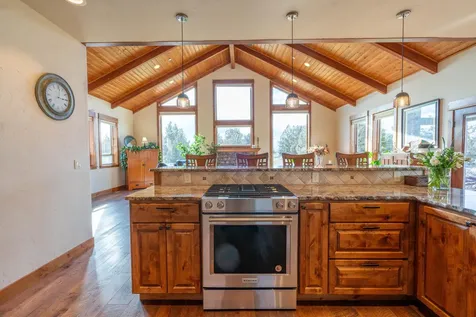 18401 SW Mount Adams Loop Powell Butte OR 97753