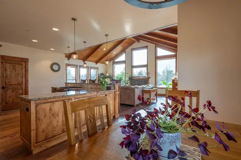 18401 SW Mount Adams Loop Powell Butte OR 97753