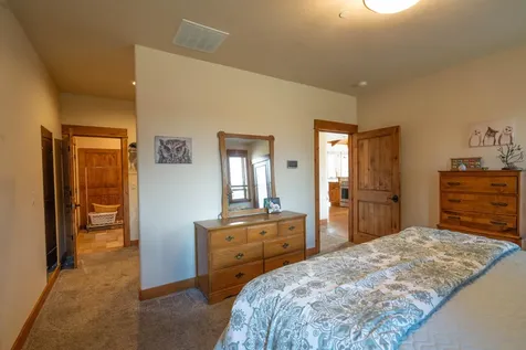 18401 SW Mount Adams Loop Powell Butte OR 97753