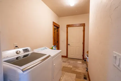 18401 SW Mount Adams Loop Powell Butte OR 97753