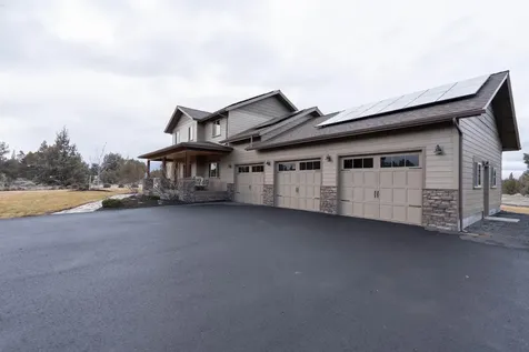 18401 SW Mount Adams Loop Powell Butte OR 97753