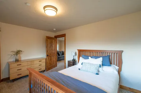 18401 SW Mount Adams Loop Powell Butte OR 97753