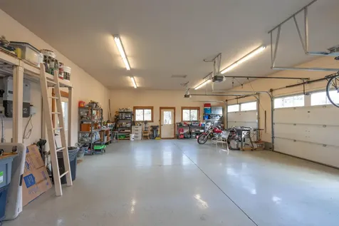 18401 SW Mount Adams Loop Powell Butte OR 97753