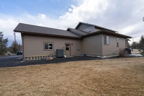 18401 SW Mount Adams Loop Powell Butte OR 97753