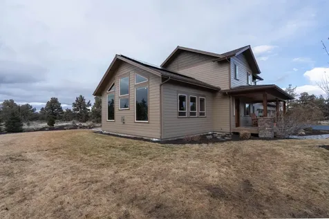 18401 SW Mount Adams Loop Powell Butte OR 97753