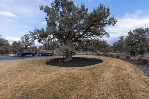 18401 SW Mount Adams Loop Powell Butte OR 97753