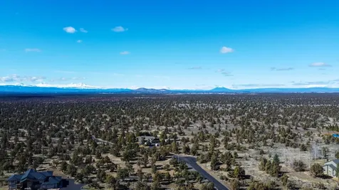 18401 SW Mount Adams Loop Powell Butte OR 97753