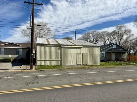 39 NE 7th Street Madras OR 97741