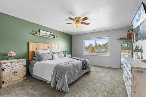 1737 Dragon Tail Place Medford OR 97504