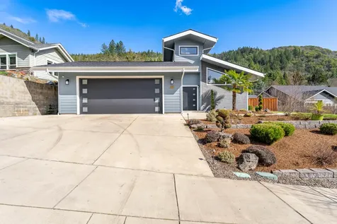 107 NE Vertical Drive Grants Pass OR 97526