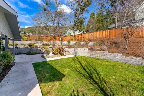 107 NE Vertical Drive Grants Pass OR 97526