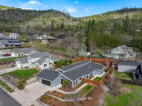 107 NE Vertical Drive Grants Pass OR 97526