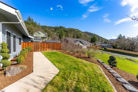 107 NE Vertical Drive Grants Pass OR 97526