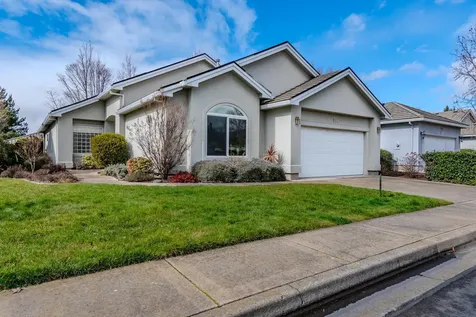 744 Fernwood Drive Medford OR 97504