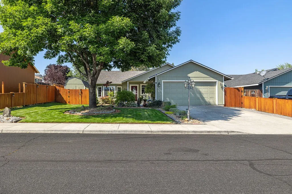 2223 SW 34th Street Redmond OR 97756
