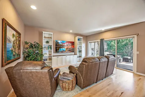 1564 Upland Place Medford OR 97504