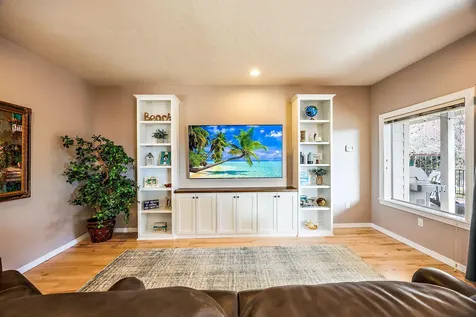 1564 Upland Place Medford OR 97504