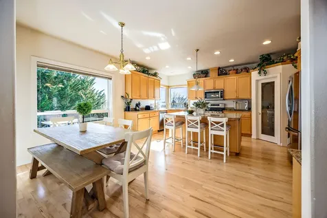 1564 Upland Place Medford OR 97504