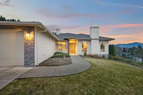 1564 Upland Place Medford OR 97504