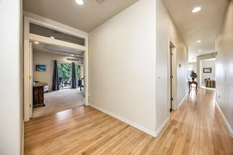 1564 Upland Place Medford OR 97504