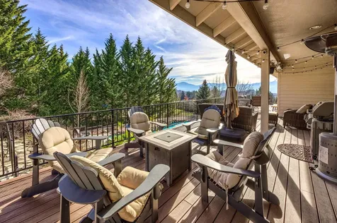 1564 Upland Place Medford OR 97504