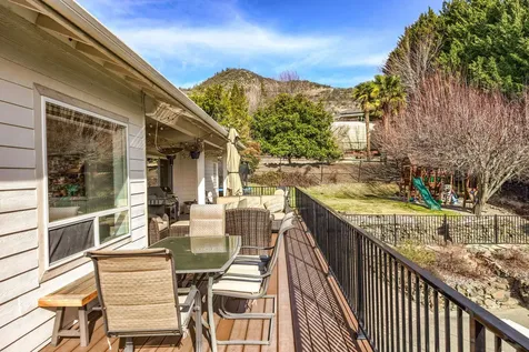 1564 Upland Place Medford OR 97504
