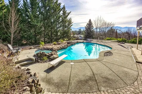 1564 Upland Place Medford OR 97504