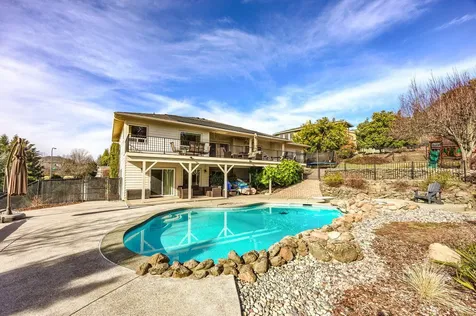 1564 Upland Place Medford OR 97504