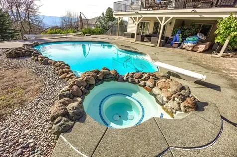 1564 Upland Place Medford OR 97504