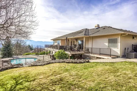1564 Upland Place Medford OR 97504