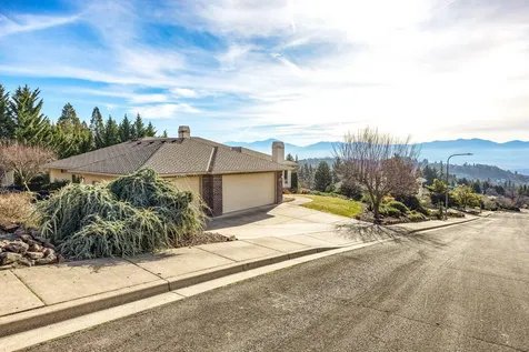 1564 Upland Place Medford OR 97504