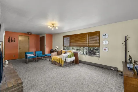 303 NW Poplar Street Madras OR 97741