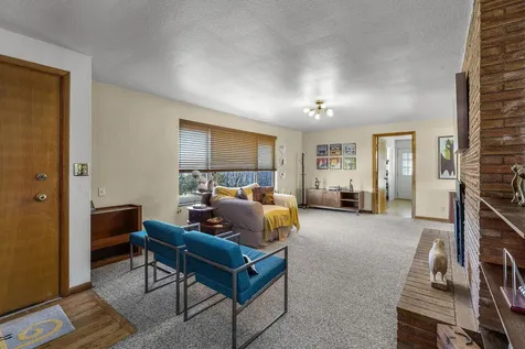 303 NW Poplar Street Madras OR 97741