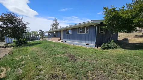 303 NW Poplar Street Madras OR 97741