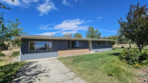 303 NW Poplar Street Madras OR 97741